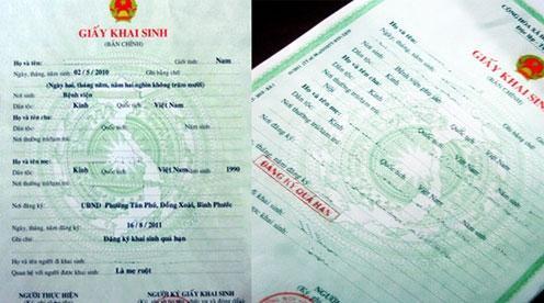 Chính phủ bãi bỏ quy định xuất trình đăng ký kết hôn khi khai sinh cho con