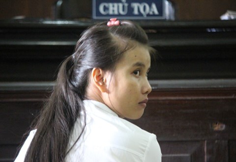 Điều tra vụ người phụ nữ đâm tử vong chồng