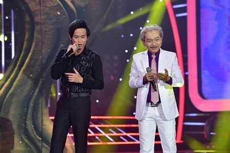 Hoài Linh ngẫu hứng hóa thân thành Tuấn Ngọc hát