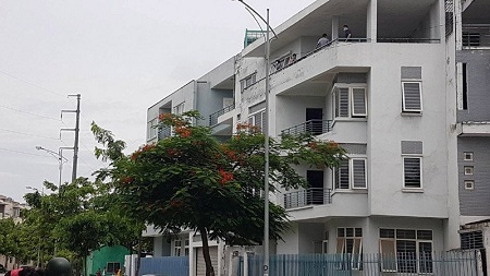 Hà Nội: Người đàn ông chết trong tư thế treo cổ ở chung cư bỏ hoang