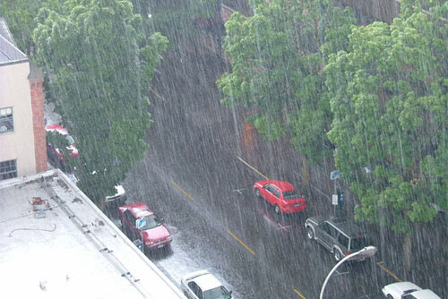 Dự báo thời tiết ngày 11/7: Bắc Bộ mưa rào, đề phòng tố, lốc