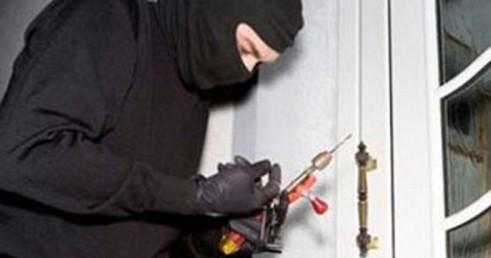 Điều tra vụ một gia đình trình báo mất trộm hơn 75 cây vàng