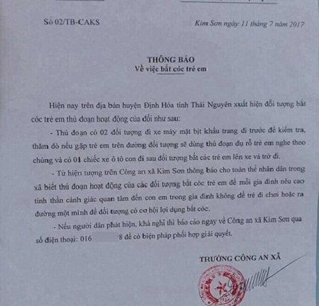 Trưởng công an xã ký thông báo 