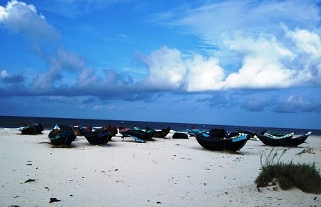 Đi tắm biển, hai học sinh Quảng Bình bị đuối nước