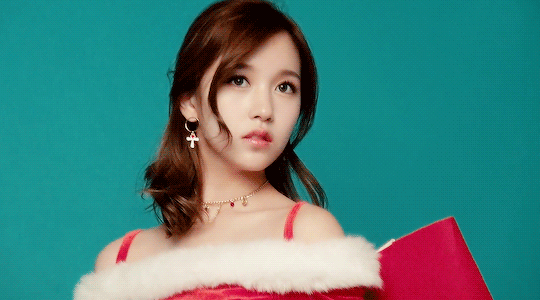 Mina (TWICE) - nàng công chúa ngoài đời thực của Kpop