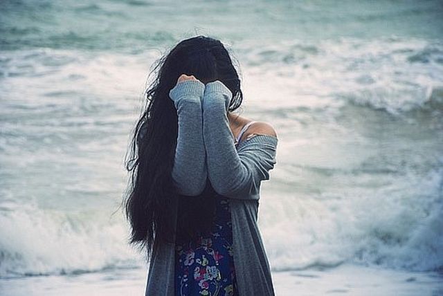 Nếu sống phụ thuộc vào đàn ông, vậy bạn đừng than vãn, khóc lóc gì hết!