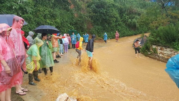 Cảnh báo: Bắc Bộ tiếp tục mưa lớn 2-3 ngày tới, đề phòng ngập lụt, lũ quét