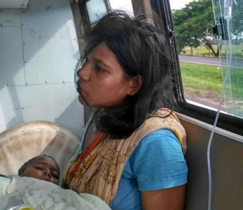 Nhờ thầy lang chữa bệnh, mẹ ôm con gái 3 tuổi đi cấp cứu trong tình trạng nguy kịch