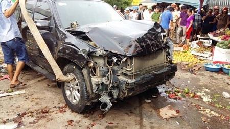Nhân chứng vụ cán bộ huyện lái xe biển xanh gây tai nạn chết người: Nạn nhân nằm la liệt