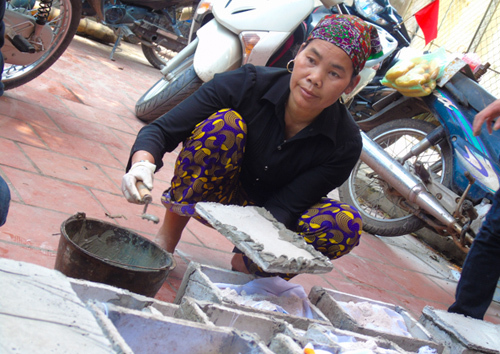 Chuyện về người đàn bà nhặt rác chôn cất hơn 10 vạn thai nhi
