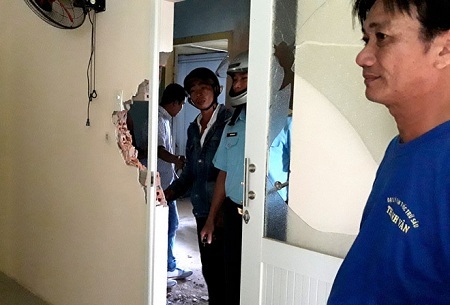 Tiếng nổ vang trời khi máy bay bay qua, nhiều nhà dân hư hỏng