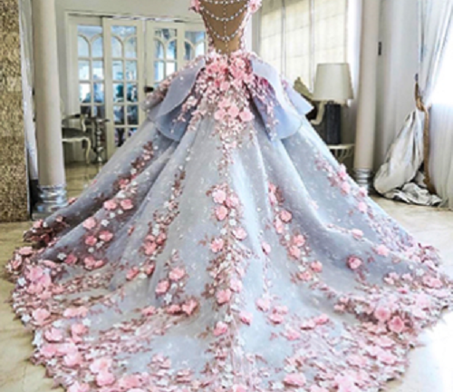 Ngắm chiếc áo cưới tuyệt đẹp cấm chạm vào và càng không được mặc