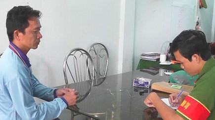 Tài xế ôtô chở thuốc lá lậu tông chết thiếu nữ ra đầu thú