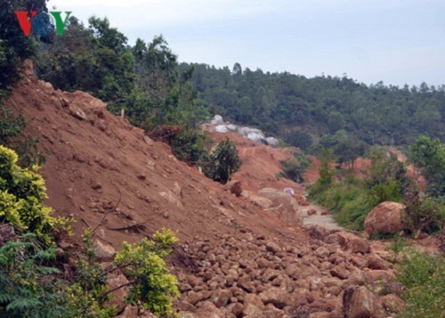 Xây công trình chống sạt lở trên bán đảo Sơn Trà