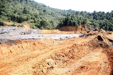 Công ty làm vỡ đập chứa bùn thải bị phạt hơn 1 tỷ