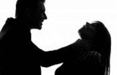 Đòi chia tay, nữ nhân viên massage bị bạn trai đâm gục