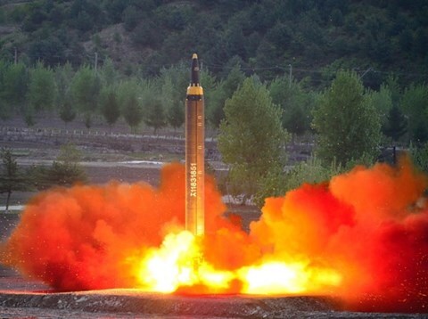 Triều Tiên phóng tên lửa đạn đạo xuống biển Nhật Bản