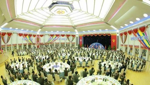 Triều Tiên mở tiệc mừng vụ phóng tên lửa có thể phóng tới New York