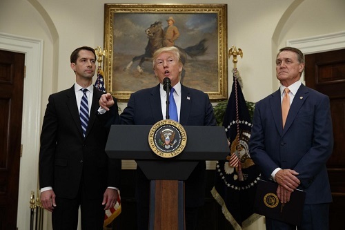 Ông Trump thông báo dự luật nhập cư mới, ưu tiên người nói tiếng Anh 