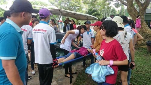 Đứt cáp trò chơi siêu nhún, nữ du khách ngã bất tỉnh