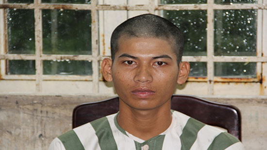 Bắt nhân viên quán ăn xâm hại thiếu nữ trong phòng trọ