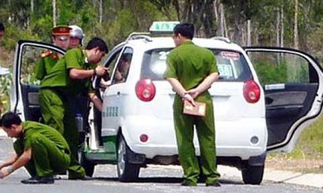 Hà Nội: Truy bắt nhóm đối tượng đâm tài xế, cướp taxi trong đêm