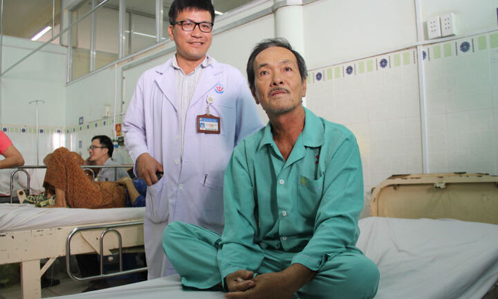 Người đàn ông bất ngờ sống lại khi người nhà đang làm đám tang