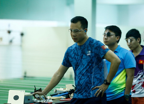 Hoàng Xuân Vinh thua sốc ở nội dung 50m súng ngắn hơi