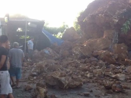 Di dời khẩn cấp hộ dân ở Hải Phòng bị 40 tấn đất đá vùi lấp