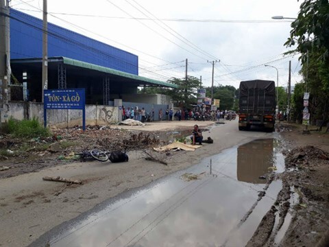 Ngã xe khi tránh ổ gà, nữ sinh lớp 12 bị xe container cán tử vong tại chỗ