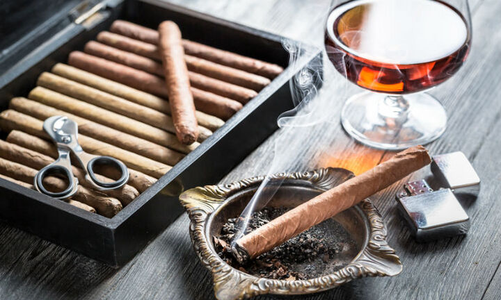 Những phụ kiện thiết yếu cho dân hút xì gà