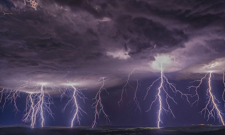 Chăn trâu trong mưa, bị sét đánh tử vong