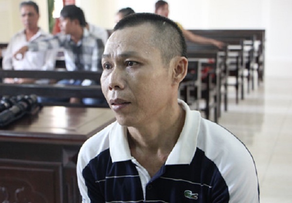 20 năm tù cho kẻ giết người rồi cố thủ trong nhà 