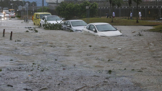 Bão Hato càn quét Hồng Kông, nam Trung Quốc, 10 người thiệt mạng