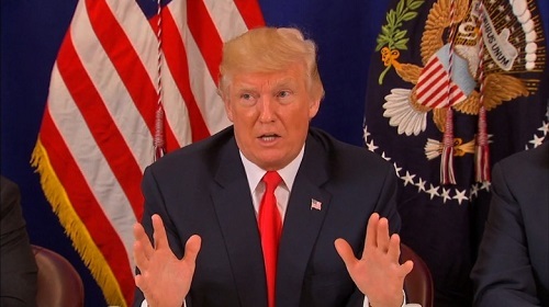 Tổng thống Trump chính thức cấm người chuyển giới tham gia quân đội