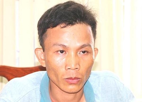 Bắt người cha bạo hành con ruột để ép vợ cũ quay về