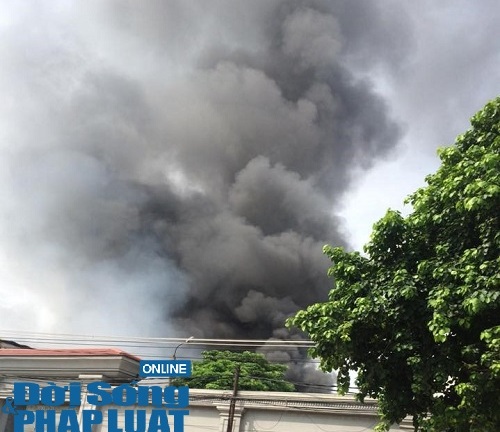 35 phút căng mình dập lửa tại Cảng Hà Nội