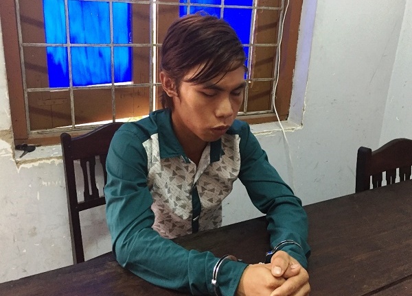 Bắt gã trai ép ngã người phụ nữ đi xe máy rồi xâm hại