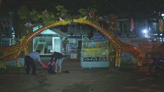 20 thanh niên vác hung khí đập phá trường mầm non