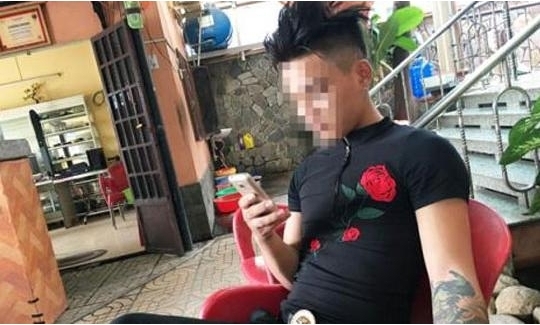 Câu chuyện trong nhà nghỉ với trai bao