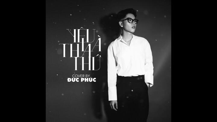 Đức Phúc vừa đàn vừa hát các bản 