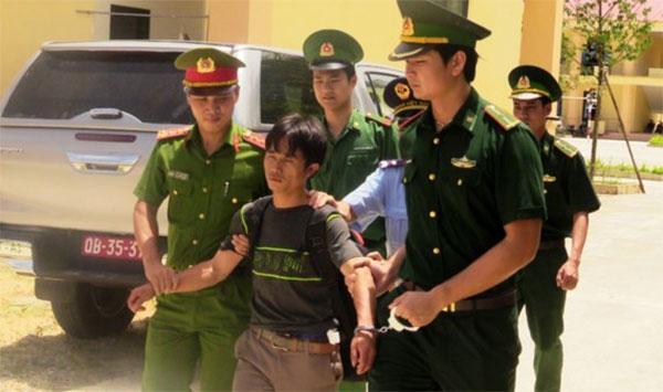 Mật phục bắt kẻ vượt rừng