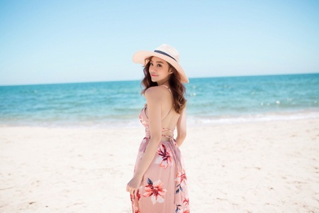 Kiều Ngân khoe vẻ đẹp mong manh ở thiên đường 