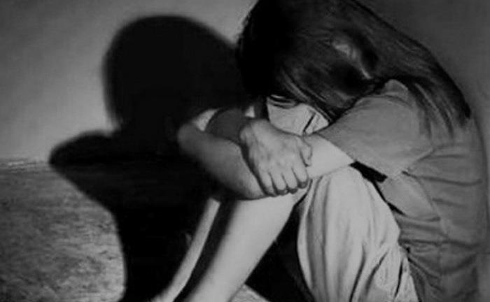 Làm rõ vụ chủ quán tạp hóa dùng kẹo dụ dỗ bé gái làm 