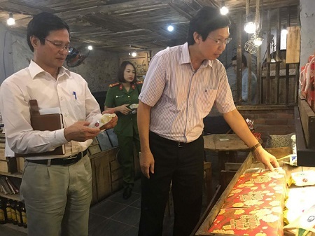Đình chỉ hàng loạt cơ sở sản xuất bánh trung thu