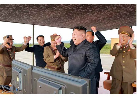 Triều Tiên công bố video phóng tên lửa đạn đạo qua Nhật Bản