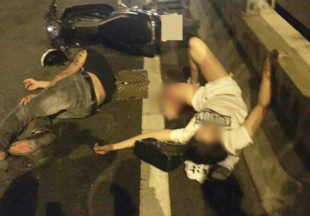 Hà Nội: Cô gái trẻ bị gãy gập chân vẫn bình tĩnh nằm bấm điện thoại sau va chạm giao thông