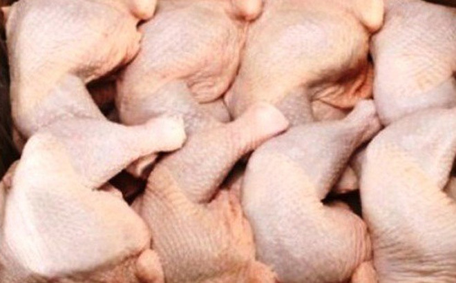Hải quan TP. Hồ Chí Minh truy tìm giám đốc công ty nhập khẩu thịt gà 2.000 đồng/kg