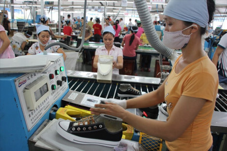 Lương tối thiểu vùng: Cần có cơ quan độc lập công bố mức sống tối thiểu