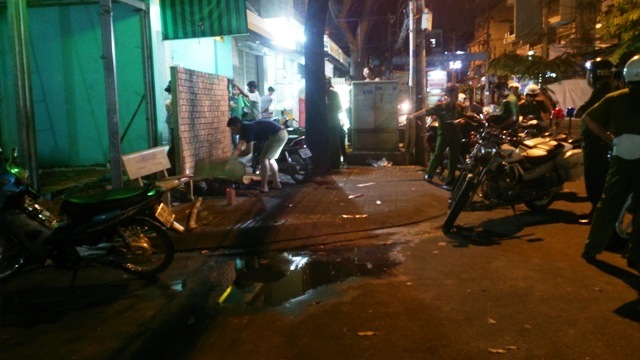 Nhóm côn đồ đâm tử vong thiếu niên đang mua thức ăn ngoài chợ